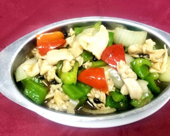 Sizzling Chicken with Green Pepper and Black Bean – 鐵板豉椒雞